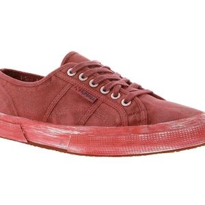 Superga faded red limited edition!